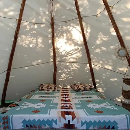 Tee-pee U Honzika Zbečno