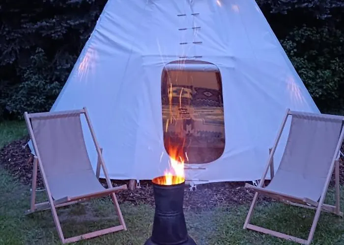 Tee-pee U Honzika Glamping Zbecno